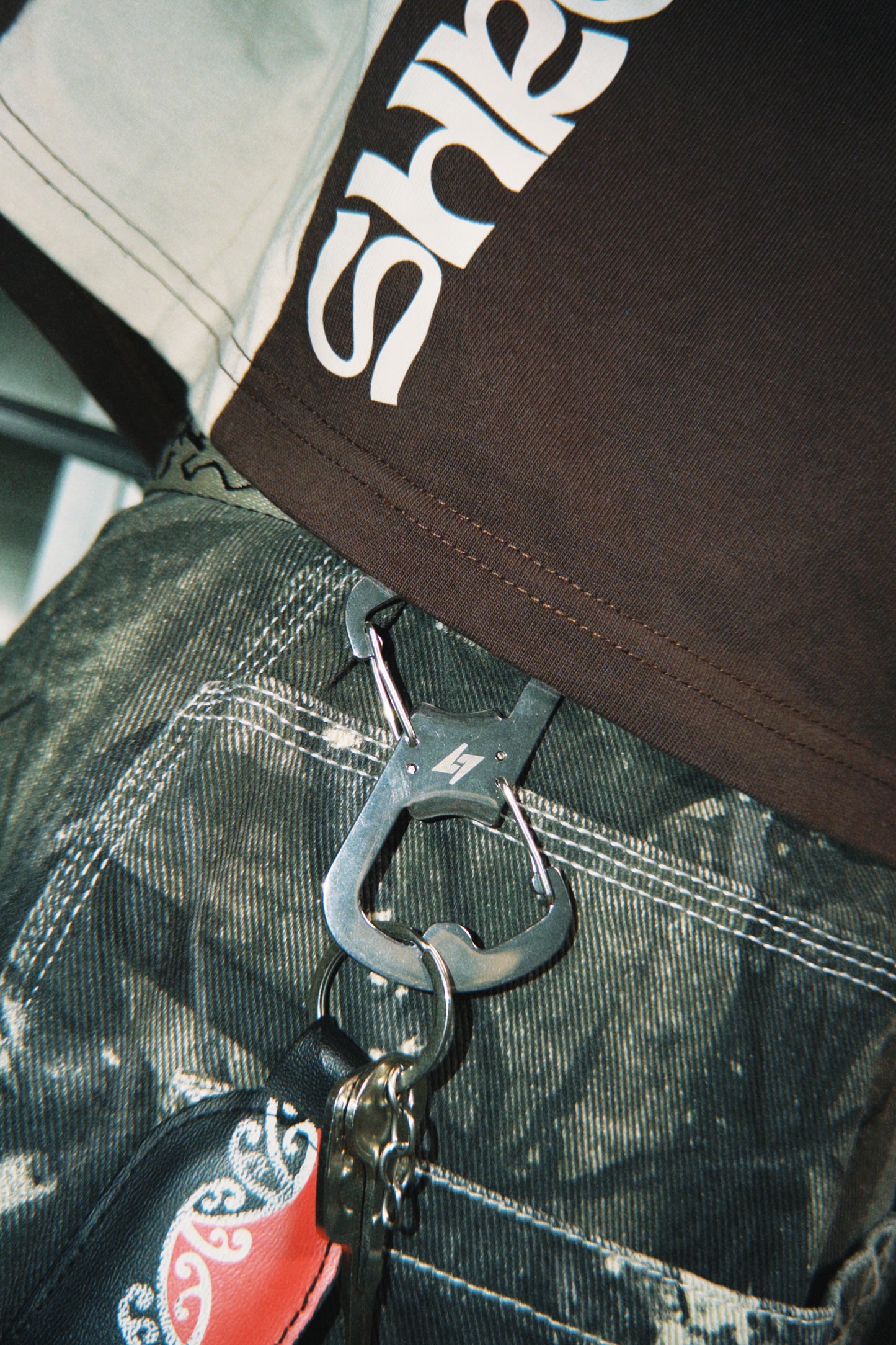 S carabiner (bottle opener)